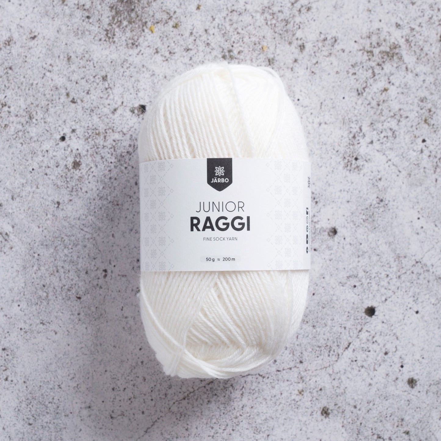 Järbo Junior Raggi – 75 % ull (superwash) / 25 % polyamid – 50 g/≈200 m