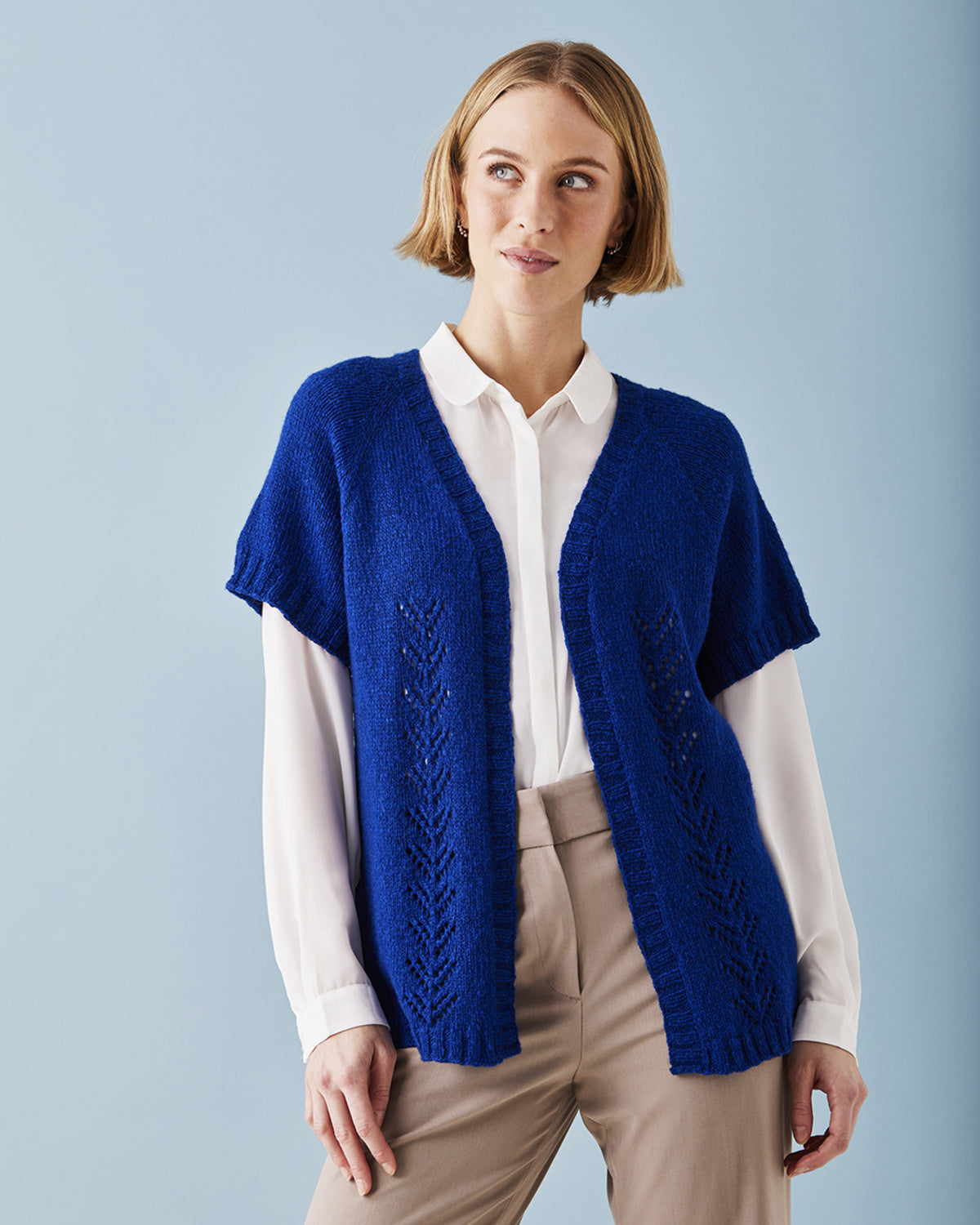 Kortermet cardigan. Art. 892701