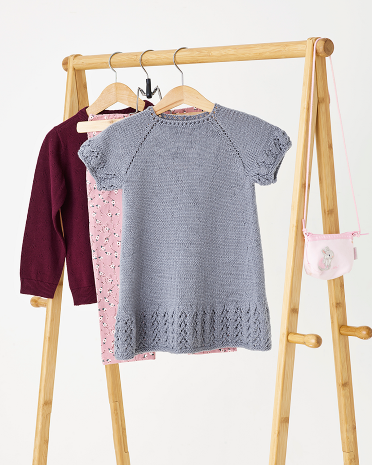 Kjole med hullmønster | Permin | Strikkepakke