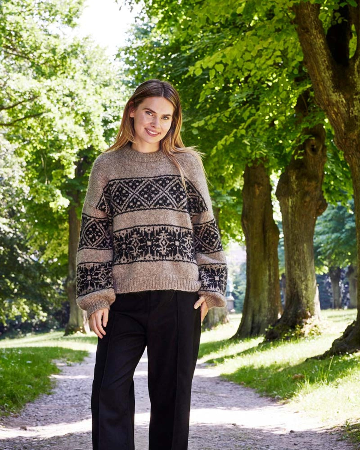 Genser med tofarget mønster. Art. 8962130