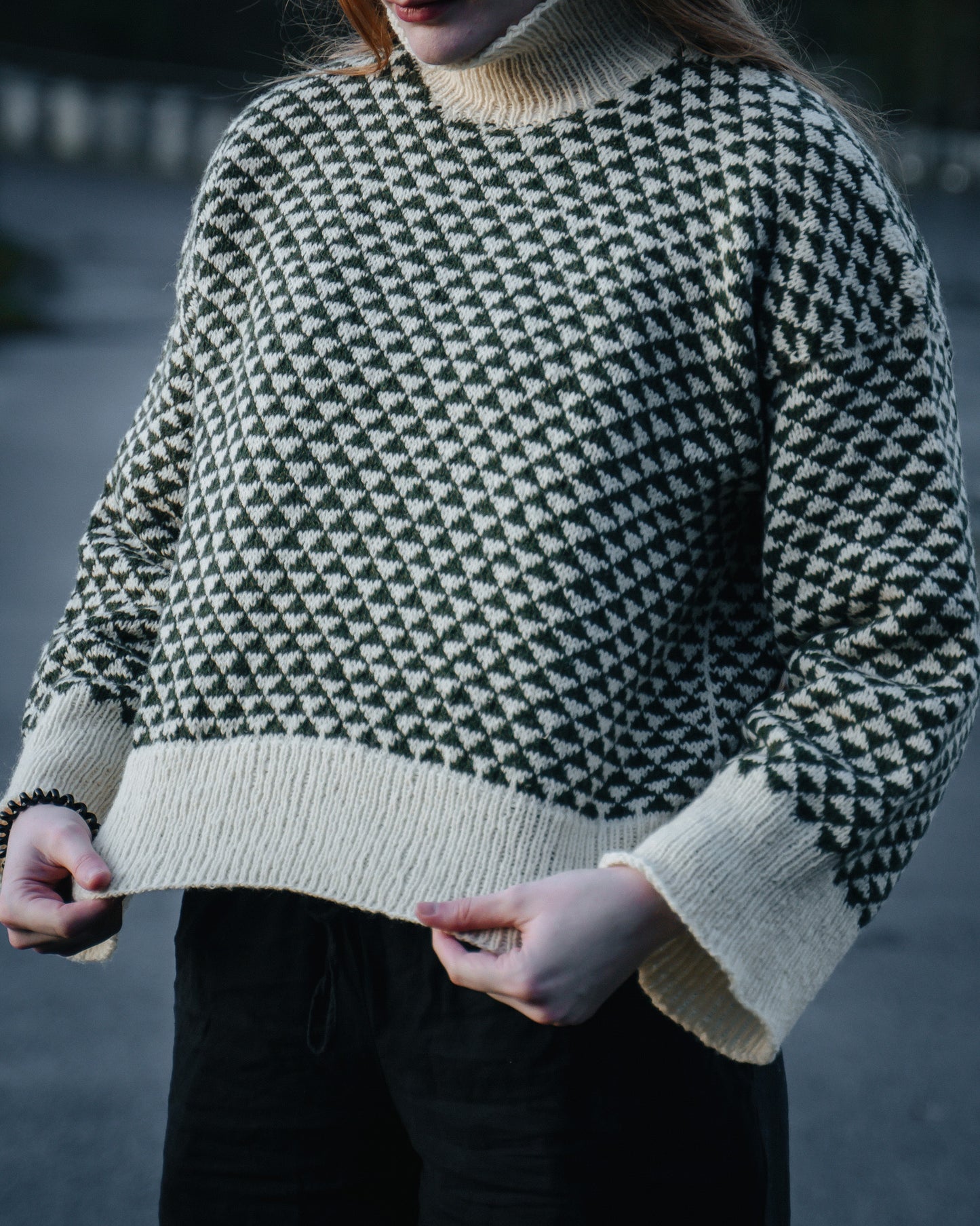 Fjell - boxy kort damegenser i Emma | Ulltråd | Strikkepakke