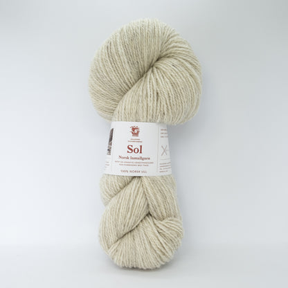 Hillesvåg Sol Lamullgarn – 100 % norsk lamull C1 Fin – 100 g/≈290 m