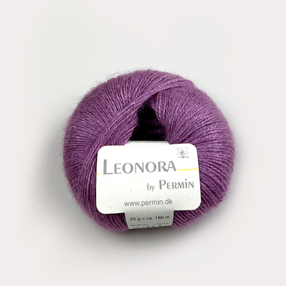 by Permin Leonora - 50% silke, 40% ull, 10% mohair - 25g = 180 m