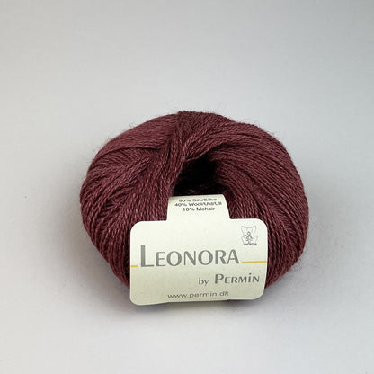 by Permin Leonora - 50% silke, 40% ull, 10% mohair - 25g = 180 m