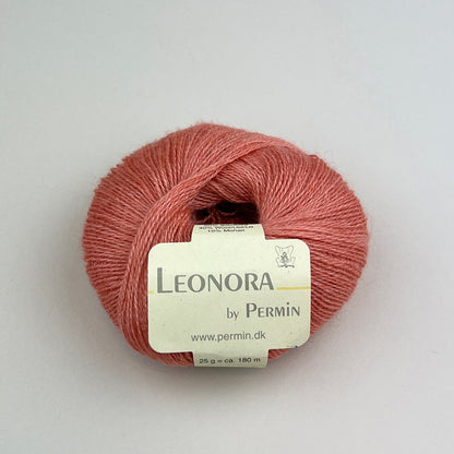 by Permin Leonora - 50% silke, 40% ull, 10% mohair - 25g = 180 m
