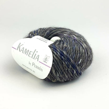 Kamelia by Permin – 67 % ull, 20 % alpakka, 5 % silke, 6 % akryl, 2 % viskose – 50 g ≈ 90 m