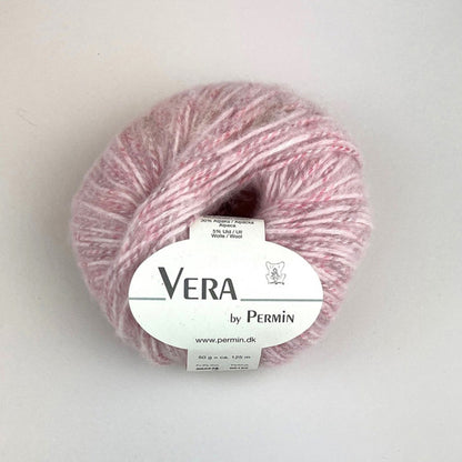 Vera by Permin – 65 % bomull / 30 % babyalpakka / 5 % merinoull – 50 g