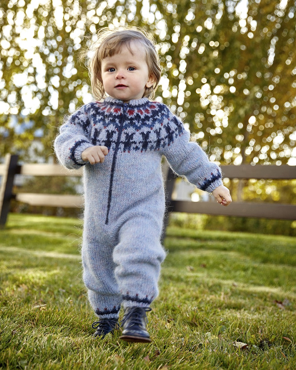 Krílaland - Babydress i lettlopi | Oppskrift (Fysisk hefte & digital oppskrift)