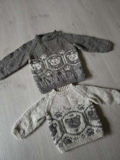 Bamsebjørn raglangenser til baby & barn (Berta) | Ulltråd | Strikkepakke