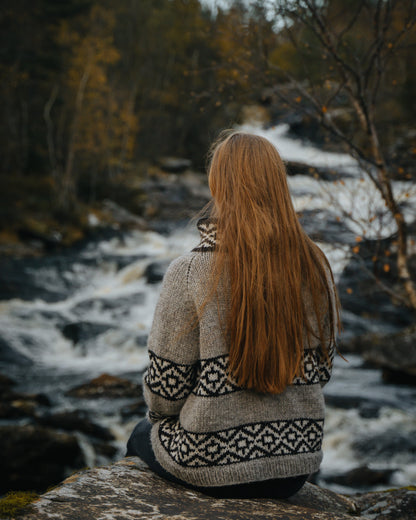 Fay - unisex genser i vams | Ulltråd | Strikkepakke