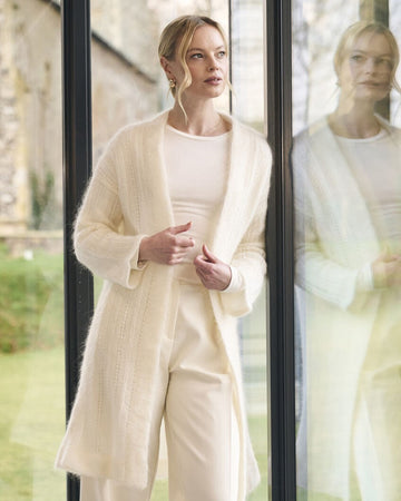 Ovington lang cardigan i alpaca haze | Mode Rowan | Strikkepakke
