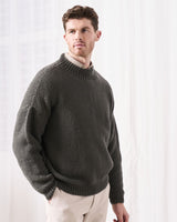 Oulton - ensfarget herregenser i merino soft | Mode Rowan | Strikkepakke