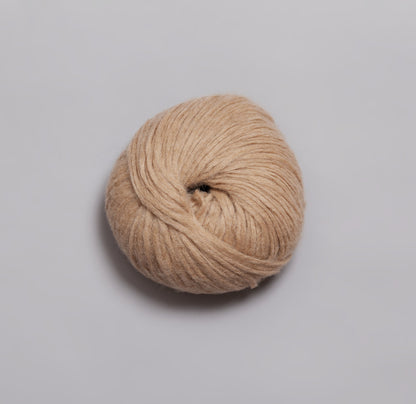 Rauma Garn Puno – 68 % babyalpakka, 10 % ekstra fin merinoull, 22 % polyamid – 50 g/≈ 110 m