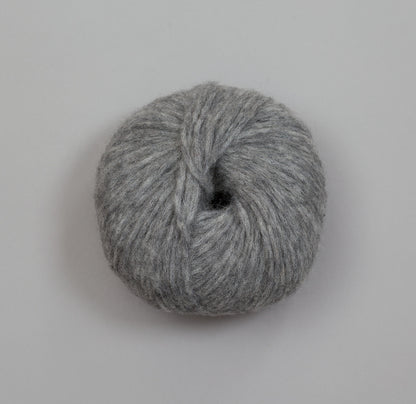 Rauma Garn Puno – 68 % babyalpakka, 10 % ekstra fin merinoull, 22 % polyamid – 50 g/≈ 110 m