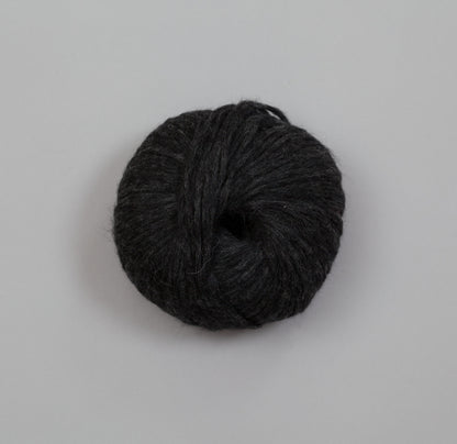 Rauma Garn Puno – 68 % babyalpakka, 10 % ekstra fin merinoull, 22 % polyamid – 50 g/≈ 110 m