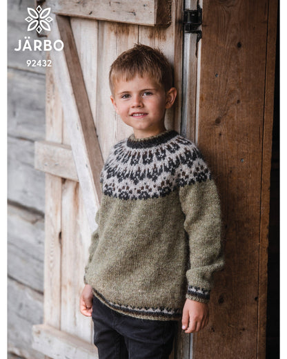 Slóðir barnegenser i lettlopi | Järbo | Strikkepakke