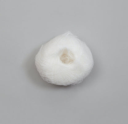 Rauma Plum – 70 % Super Kid Mohair / 30 % Polyamid – 25 g ≈ 250 m - utgående garn
