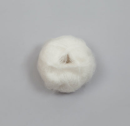Rauma Plum – 70 % Super Kid Mohair / 30 % Polyamid – 25 g ≈ 250 m - utgående garn
