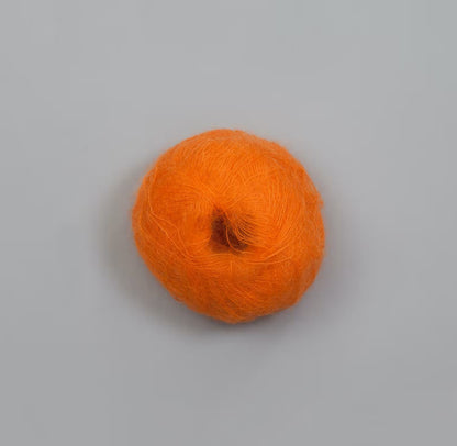 Rauma Plum – 70 % Super Kid Mohair / 30 % Polyamid – 25 g ≈ 250 m - utgående garn