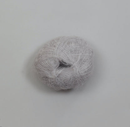 Rauma Plum – 70 % Super Kid Mohair / 30 % Polyamid – 25 g ≈ 250 m - utgående garn
