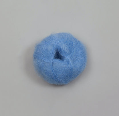 Rauma Plum – 70 % Super Kid Mohair / 30 % Polyamid – 25 g ≈ 250 m - utgående garn