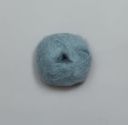 Rauma Plum – 70 % Super Kid Mohair / 30 % Polyamid – 25 g ≈ 250 m - utgående garn
