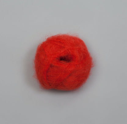 Rauma Plum – 70 % Super Kid Mohair / 30 % Polyamid – 25 g ≈ 250 m - utgående garn
