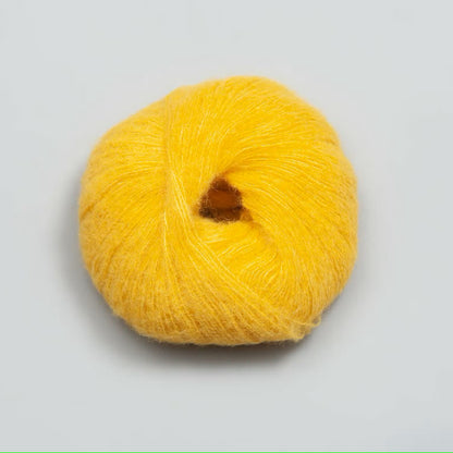 Rauma Alpaca Silk – 65 % babyalpakka, 25 % silke, 10 % ekstra fin merino – 25 g ≈ 200 m