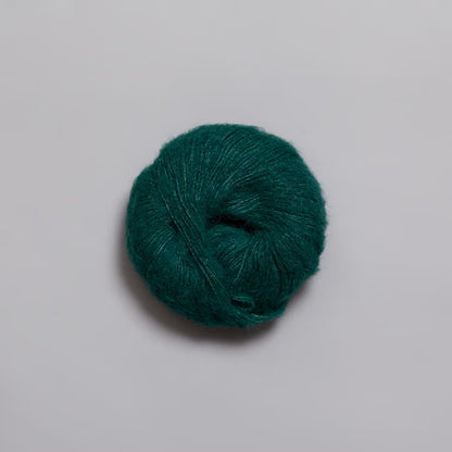 Rauma Alpaca Silk – 65 % babyalpakka, 25 % silke, 10 % ekstra fin merino – 25 g ≈ 200 m
