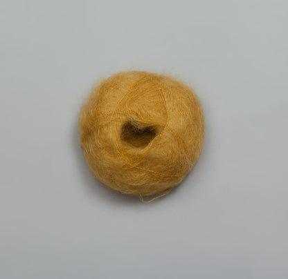 Rauma Plum – 70 % Super Kid Mohair / 30 % Polyamid – 25 g ≈ 250 m - utgående garn