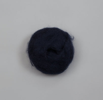 Rauma Plum – 70 % Super Kid Mohair / 30 % Polyamid – 25 g ≈ 250 m - utgående garn