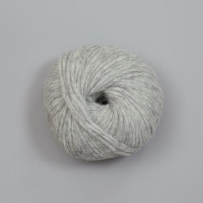 Rauma Garn Puno – 68 % babyalpakka, 10 % ekstra fin merinoull, 22 % polyamid – 50 g/≈ 110 m