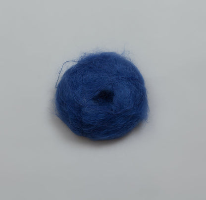 Rauma Plum – 70 % Super Kid Mohair / 30 % Polyamid – 25 g ≈ 250 m - utgående garn