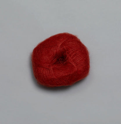 Rauma Plum – 70 % Super Kid Mohair / 30 % Polyamid – 25 g ≈ 250 m - utgående garn