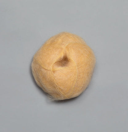 Rauma Plum – 70 % Super Kid Mohair / 30 % Polyamid – 25 g ≈ 250 m - utgående garn