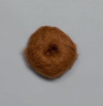 Rauma Plum – 70 % Super Kid Mohair / 30 % Polyamid – 25 g ≈ 250 m - utgående garn