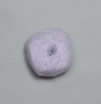 Rauma Plum – 70 % Super Kid Mohair / 30 % Polyamid – 25 g ≈ 250 m - utgående garn