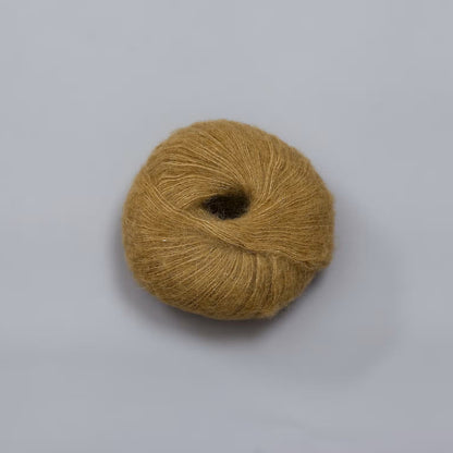 Rauma Alpaca Silk – 65 % babyalpakka, 25 % silke, 10 % ekstra fin merino – 25 g ≈ 200 m
