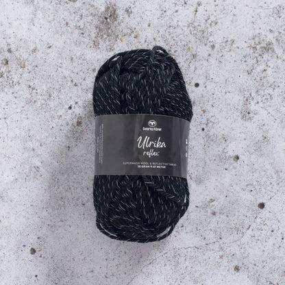 Svarta Fåret Ulrika Reflex – 88 % ull / 12 % polyester – 50 g ≈ 87 m