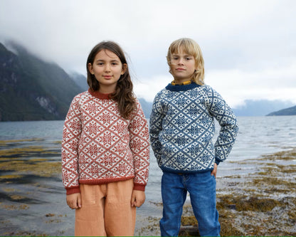 Lillefjellgenser i lamull | Rauma | Strikkepakke