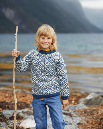 Lillefjellgenser i lamull | Rauma | Strikkepakke