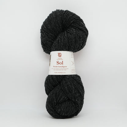 Hillesvåg Sol Lamullgarn – 100 % norsk lamull C1 Fin – 100 g/≈290 m