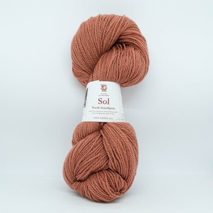 Hillesvåg Sol Lamullgarn – 100 % norsk lamull C1 Fin – 100 g/≈290 m