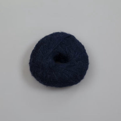 Rauma Alpaca Silk – 65 % babyalpakka, 25 % silke, 10 % ekstra fin merino – 25 g ≈ 200 m