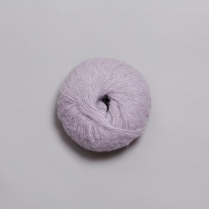 Rauma Alpaca Silk – 65 % babyalpakka, 25 % silke, 10 % ekstra fin merino – 25 g ≈ 200 m