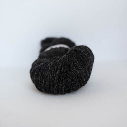 Hillesvåg Ask ullgarn – 100 % norsk ull – 100 g/≈315 m - utgående
