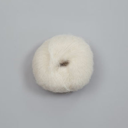 Rauma Alpaca Silk – 65 % babyalpakka, 25 % silke, 10 % ekstra fin merino – 25 g ≈ 200 m