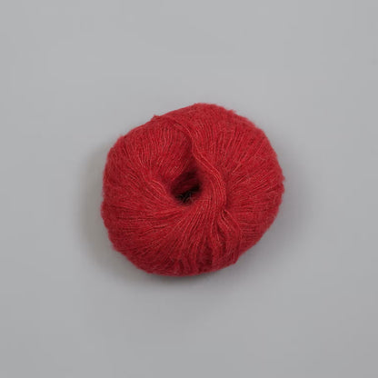 Rauma Alpaca Silk – 65 % babyalpakka, 25 % silke, 10 % ekstra fin merino – 25 g ≈ 200 m