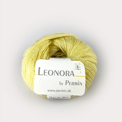 by Permin Leonora - 50% silke, 40% ull, 10% mohair - 25g = 180 m