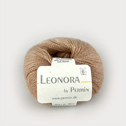 by Permin Leonora - 50% silke, 40% ull, 10% mohair - 25g = 180 m